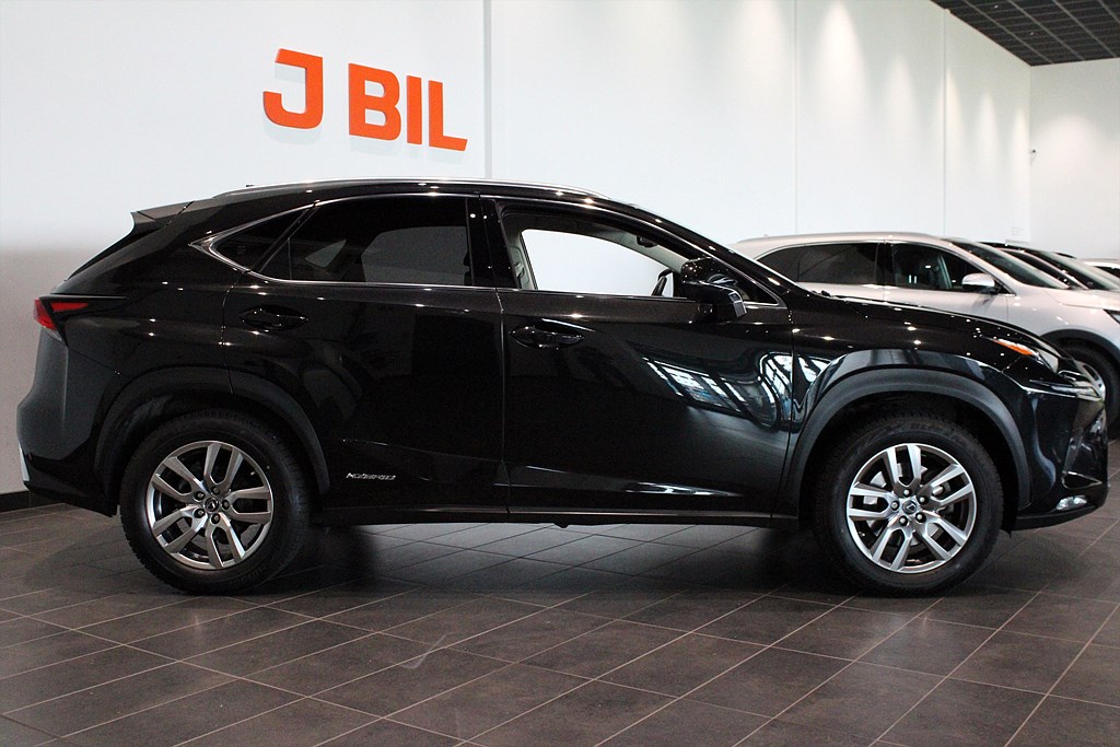 Bild på Executive 300h 2.5 E-CVT 197hk Aut AWD - M-BAKLUCKA,NAVI,B-KAMERA