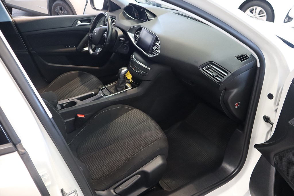 Bild på SW Active 1.2 PT 130hk Aut - CARPLAY,FARTHÅLLARE