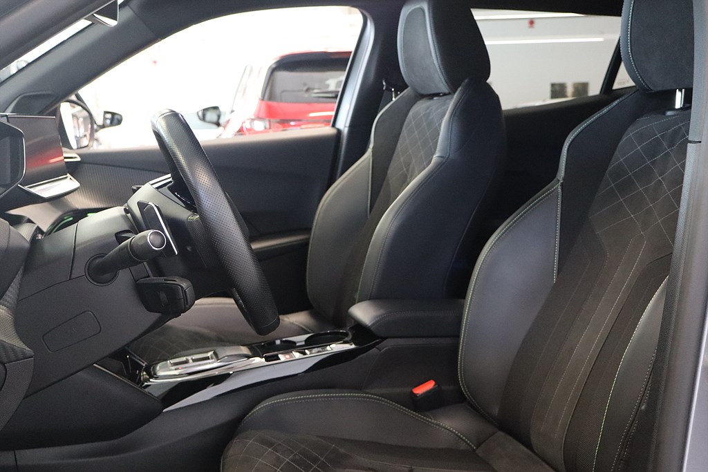 Bild på GT 1.2 PT 155hk Aut - B-KAMERA, CARPLAY, NAVI