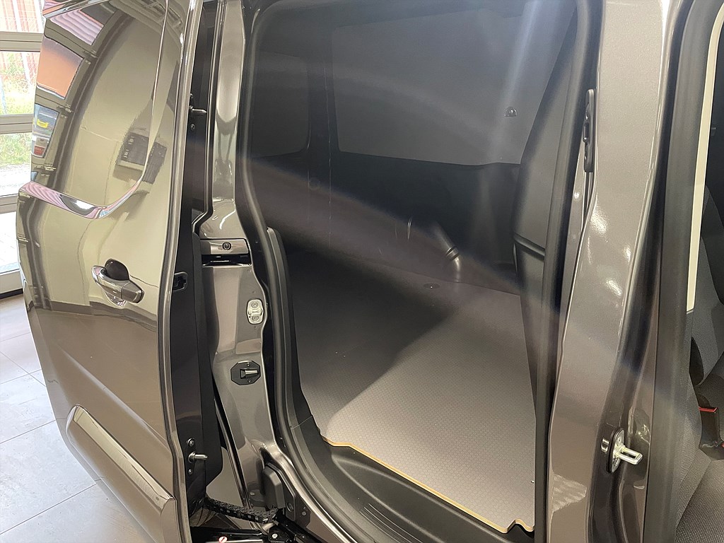 Bild på Premium 50kWh 136hk Aut L2 - DRAG,B-KAMERA,VÄRMARE