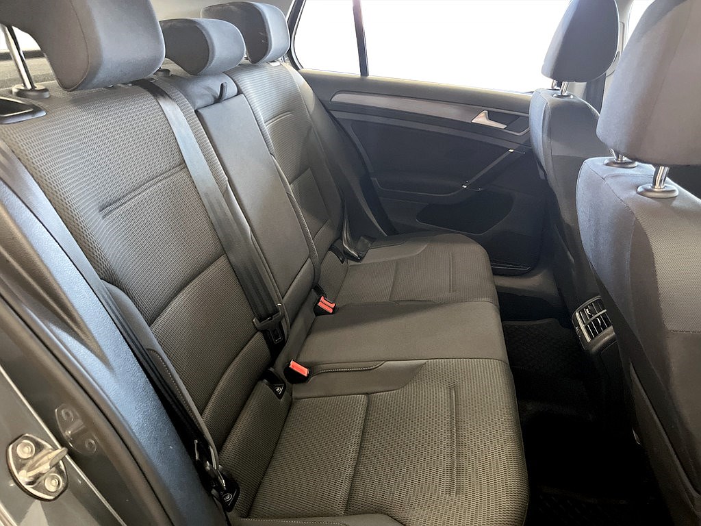 Bild på 1.0 TSI 110hk Aut - CARPLAY, FARTHÅLLARE