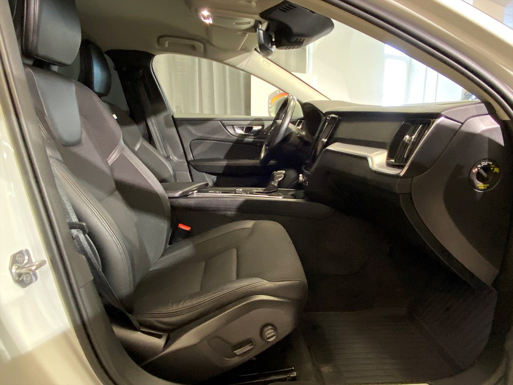 Bild på Momentum D3 150hk Aut - CARPLAY, RATTVÄRME