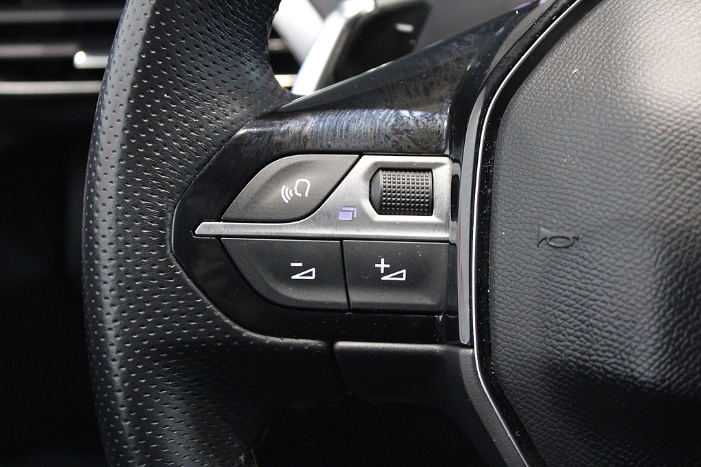 Bild på GT 1.2 PT 130hk Aut - B-KAMERA, CARPLAY