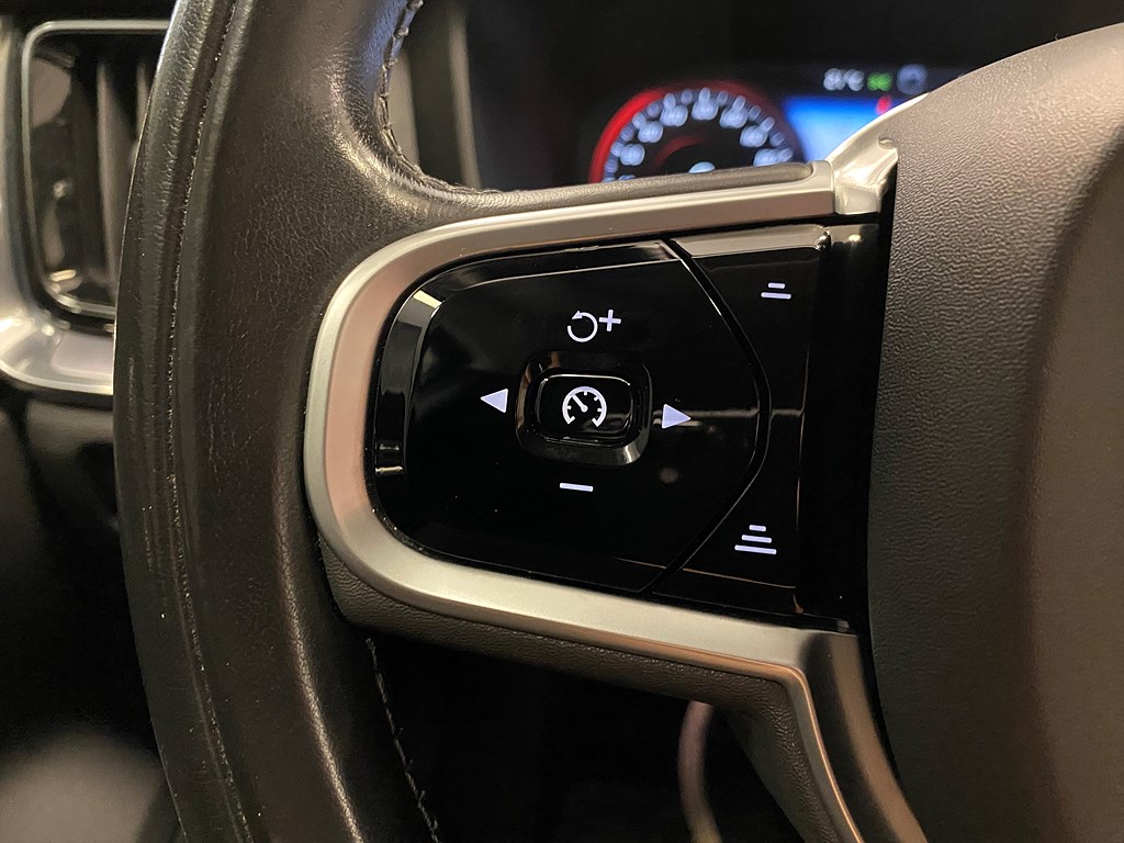 Bild på Momentum D3 150hk Aut - CARPLAY, RATTVÄRME