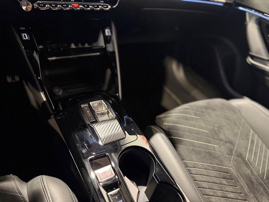 Bild på GT 1.2 PT 130hk Aut - B-KAMERA, CARPLAY