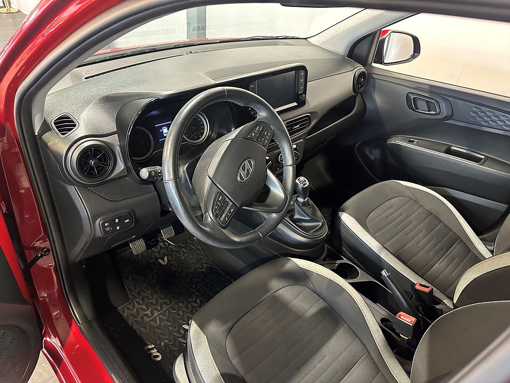 Bild på Essential 1.0 67hk - CARPLAY, RATTVÄRME