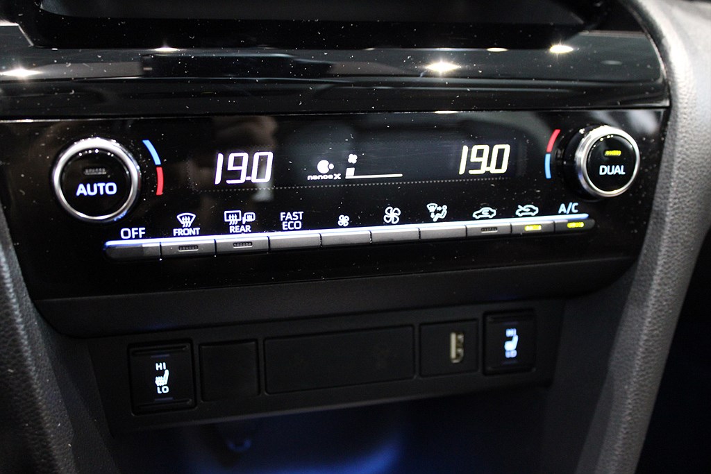 Bild på Cross Style Edition Hybrid 116hk Aut - B-KAMERA, RATTVÄRME