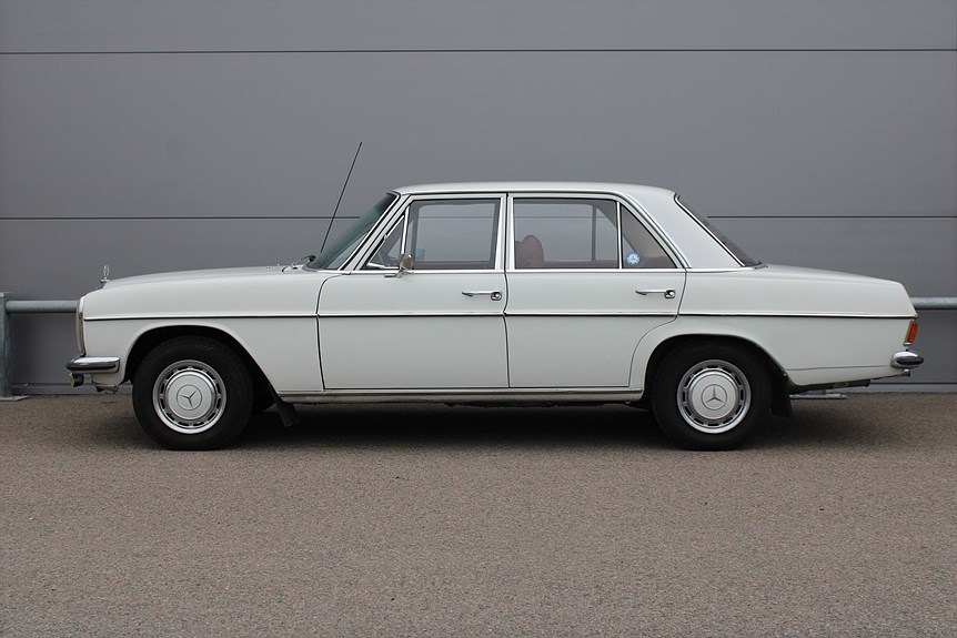 Mercedes-Benz 200 Manuell 95hk 1970 Svensksåld !