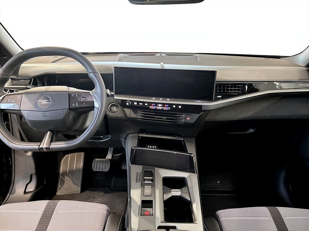 Bild på GS Hybrid 136hk Aut - PANO, B-KAMERA
