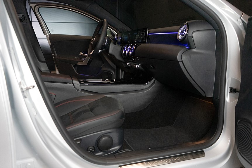 Mercedes-Benz A 250 e AMG Line Advanced Plus 218hk