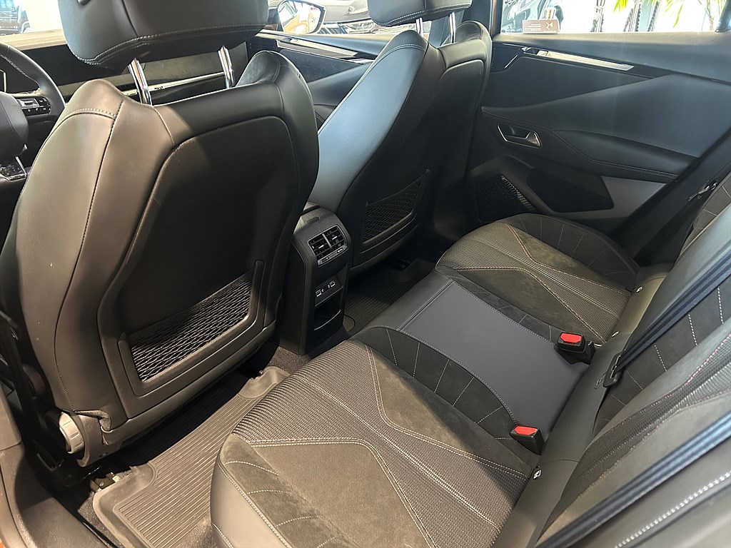 Bild på Performance Line 1.2 PT 130hk Aut - B-KAMERA, CARPLAY