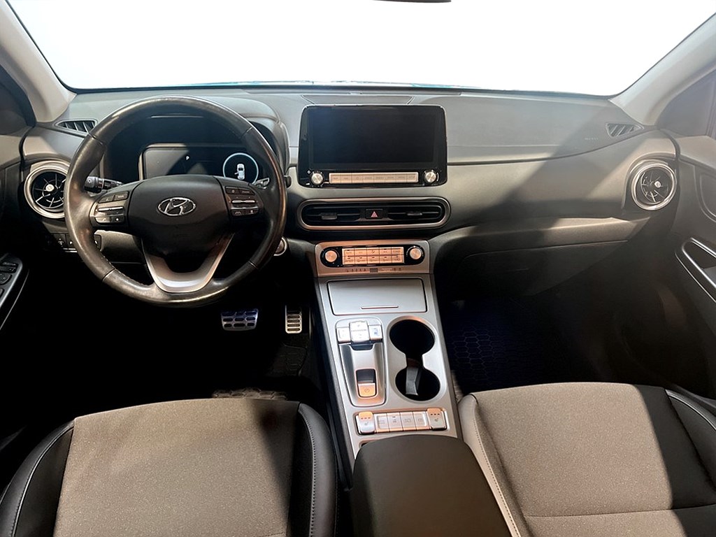 Bild på Essential 39.2 kWh 136hk Aut - B-KAMERA, CARPLAY