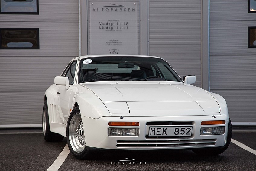 Porsche 944 Turbo Strosek