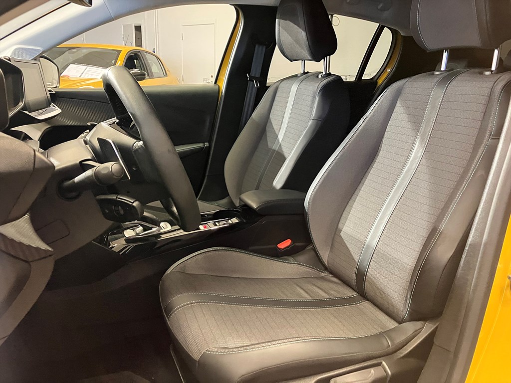 Bild på Allure Pack 1.2 PT 100hk Aut - B-KAMERA, CARPLAY