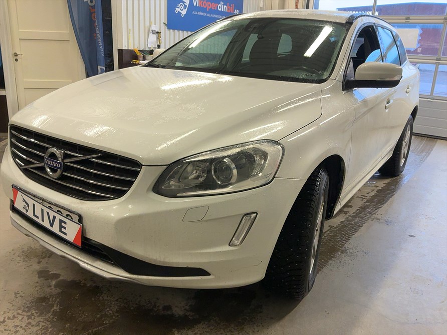 Volvo / XC60 2.4 D4 Momentum AWD