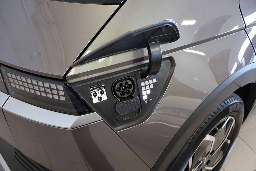 Bild på Essential 72.6kWh 218hk Aut - B-KAMERA, ELSTOL, NAV