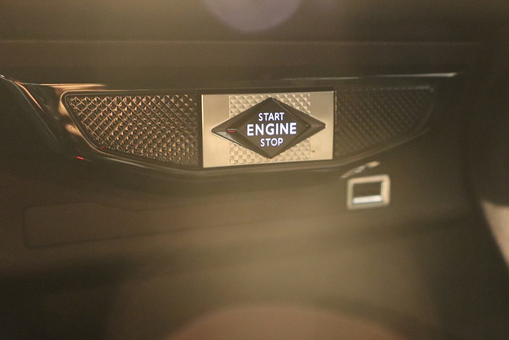 Bild på Performance 1.2 PT 155hk Aut - B-KAMERA,CARPLAY