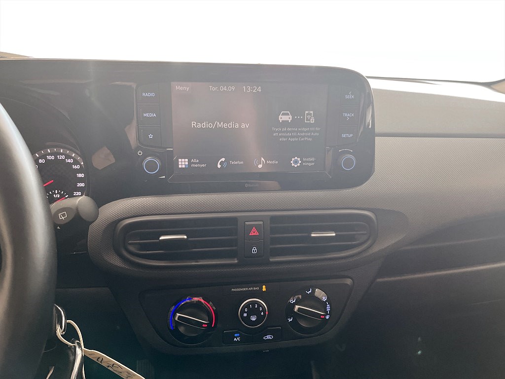 Bild på Essential 1.0 MPi 67hk Aut - CARPLAY