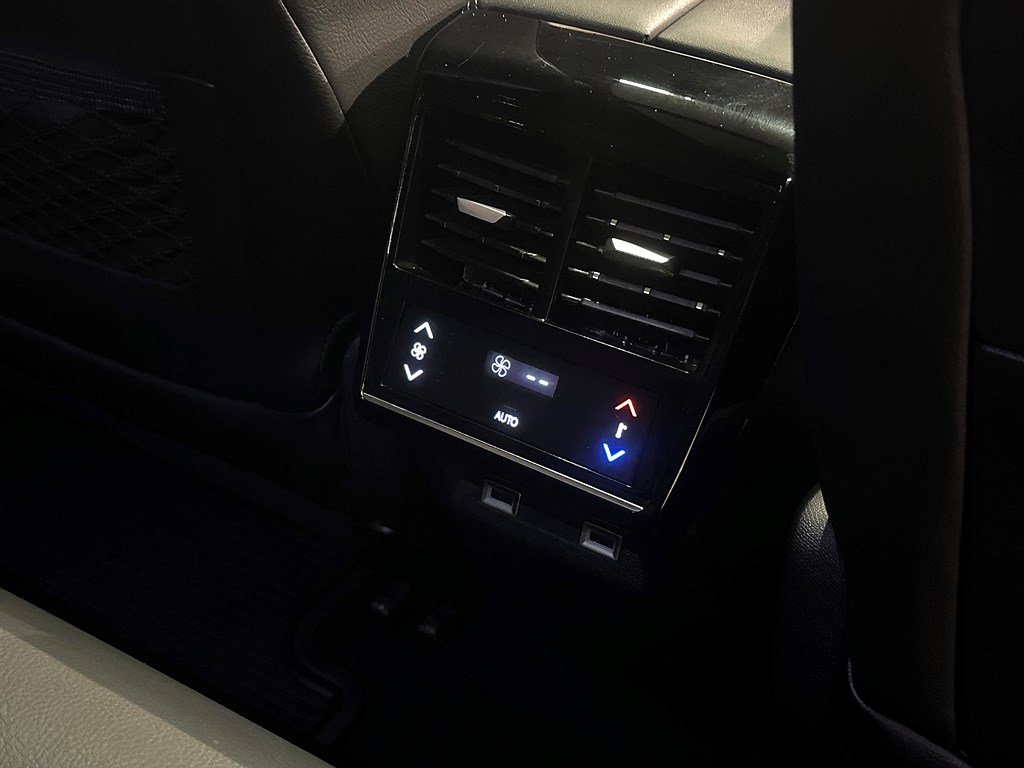 Bild på Rivoli Exclusive E-Tense 300hk Aut AWD - PANO, FOCAL, MASSAGE