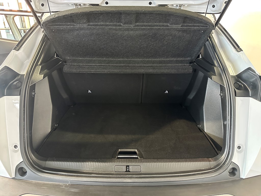 Bild på GT 1.2 PT 130hk Aut - B-KAMERA, NAV, CARPLAY