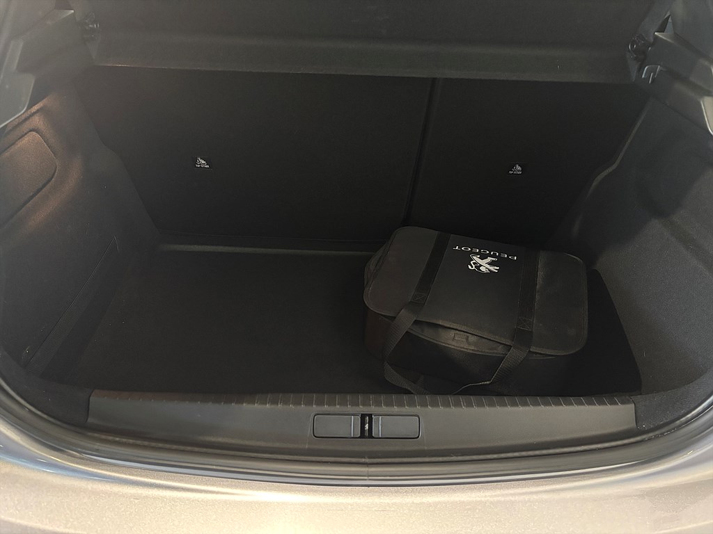 Bild på Active Pack 50kWh 136hk Aut - CARPLAY, BACKSENSORER