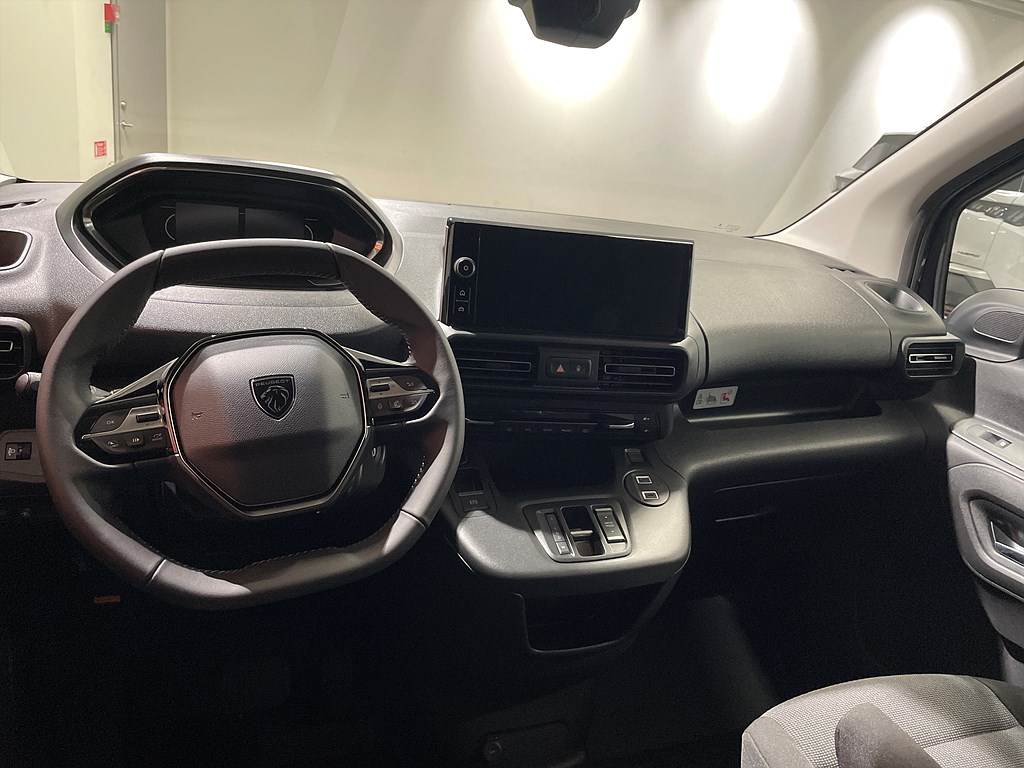 Bild på Crew Cab 1,5 BlueHDi 130hk Aut - EDITION! SERVICE & VINTERHJUL INGÅR!