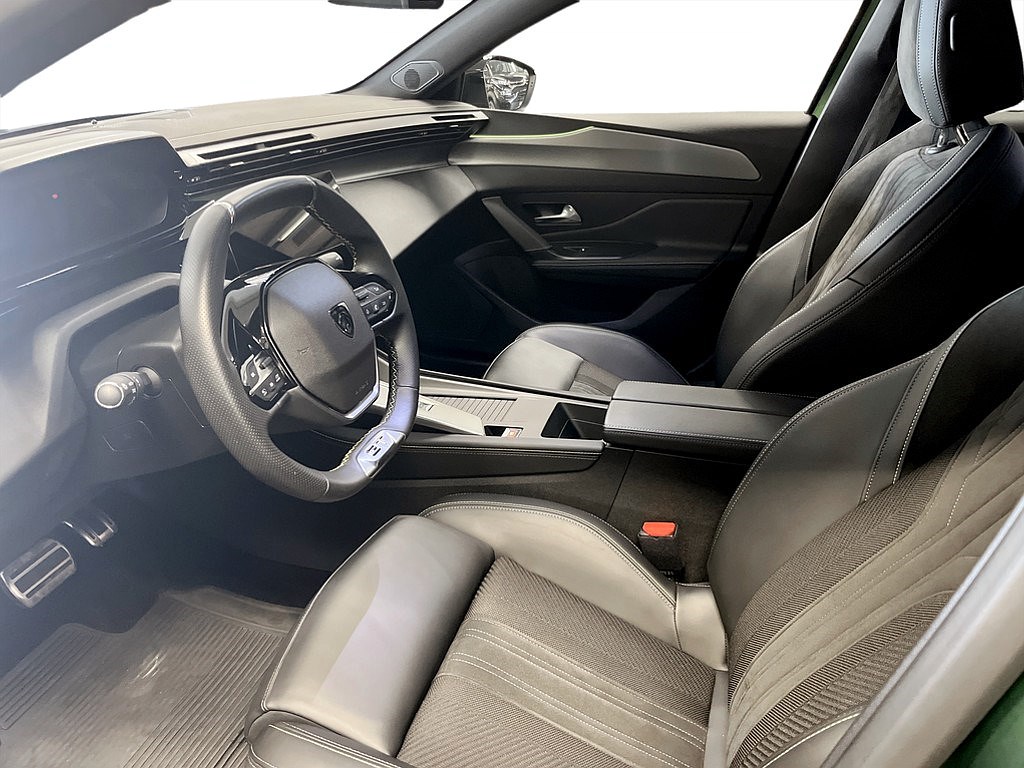 Bild på GT 1.2 PT 130hk Aut - 360-KAMERA, CARPLAY
