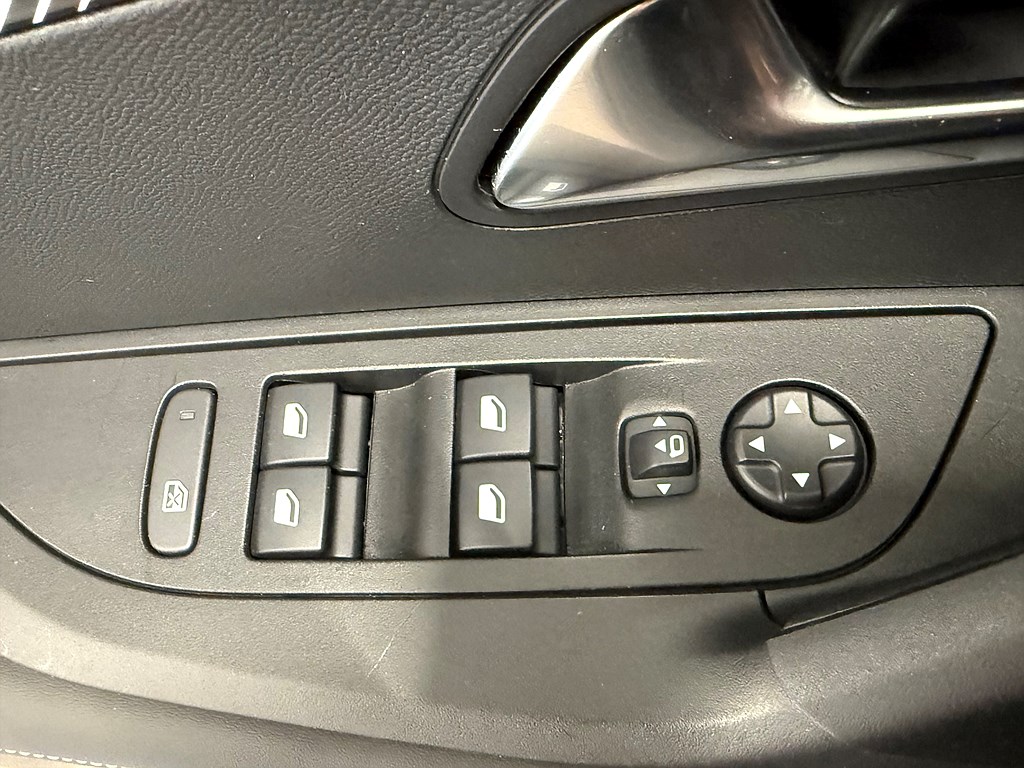Bild på Allure 1.2 PT 130hk - B-KAMERA, CARPLAY, FARTHÅLLARE