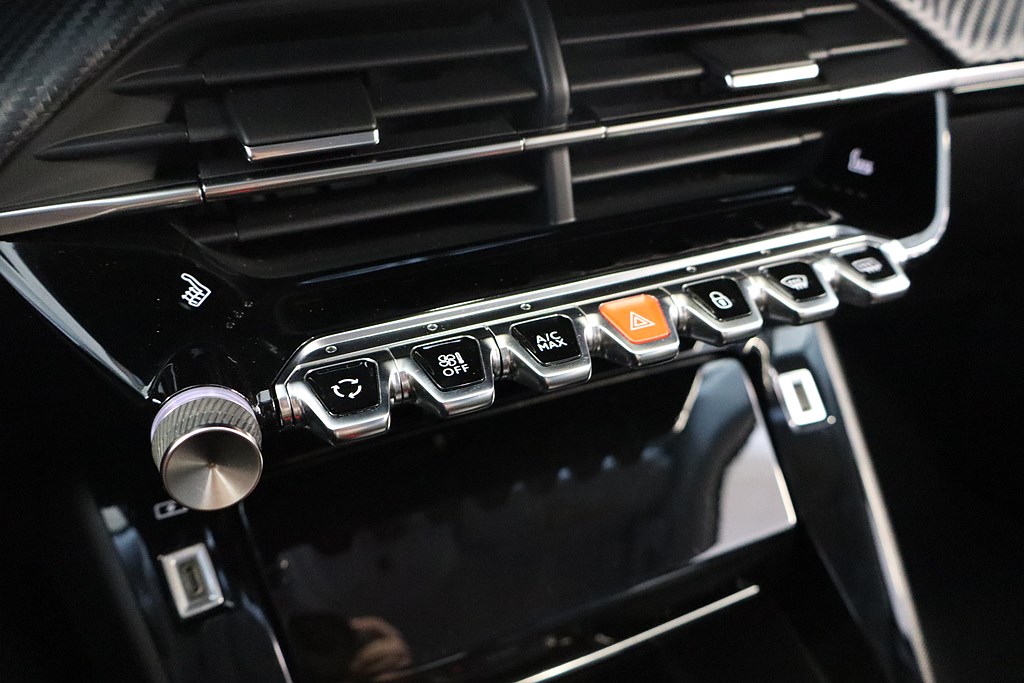 Bild på Allure Pack 50kWh 136hk Aut - B-KAMERA, CARPLAY, 1 ÄGARE