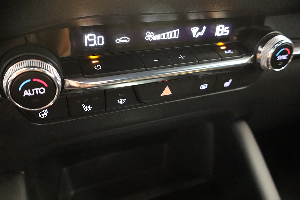Bild på Hatchback Sky 2.0 SKYACTIV-G M Hybrid 150hk - B-KAMERA
