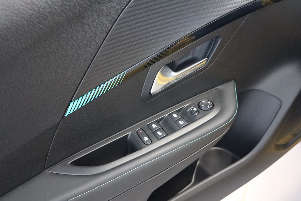 Bild på Allure Pack 50kWh 136hk Aut - B-KAMERA, CARPLAY