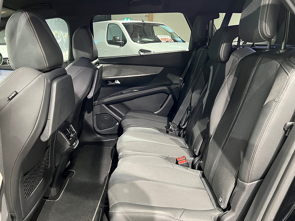 Bild på GT Black Pack 1.2 PT 130hk Aut - NAV, CARPLAY, M-BAKLUCKA