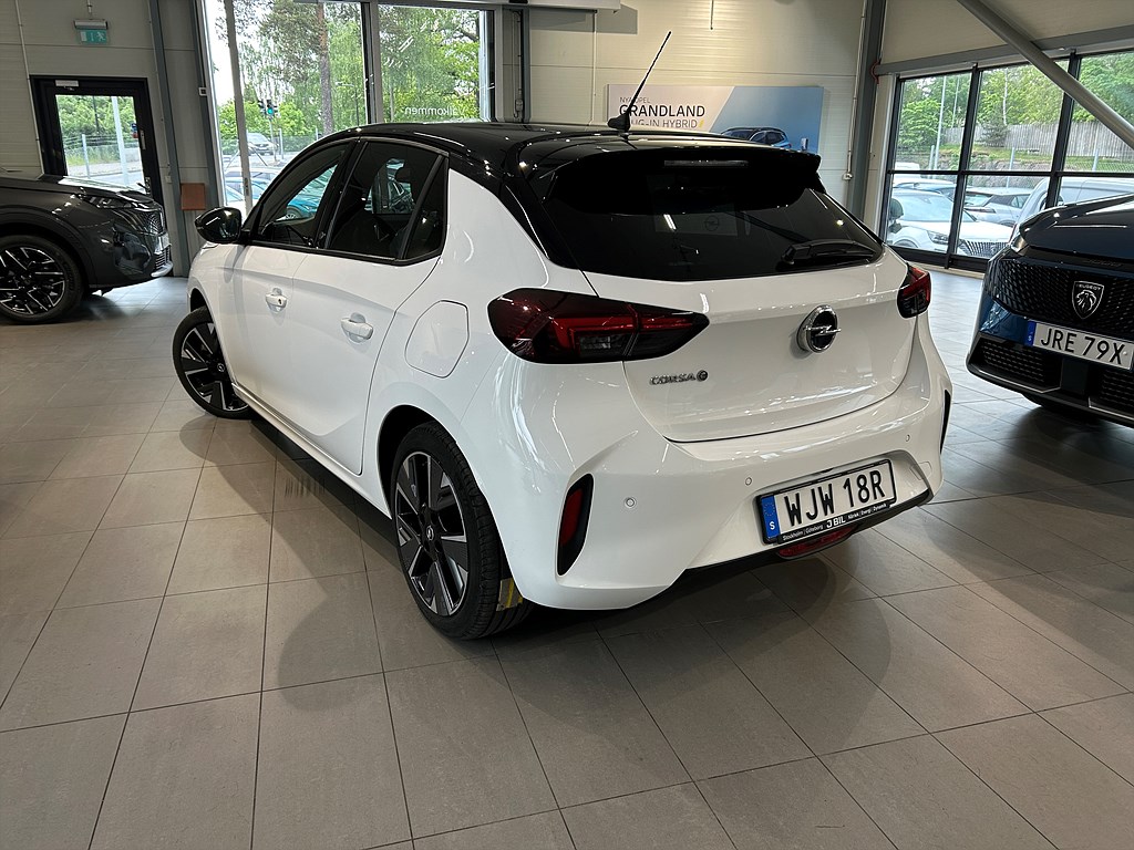 Bild på Designline 50kWh 136hk Aut - B-KAMERA, 1 ÄGARE