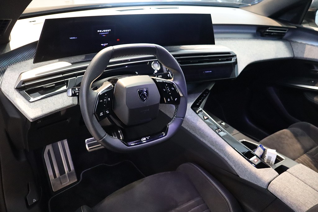 Bild på GT Hybrid 136hk Aut - B-KAMERA,CARPLAY,NAV