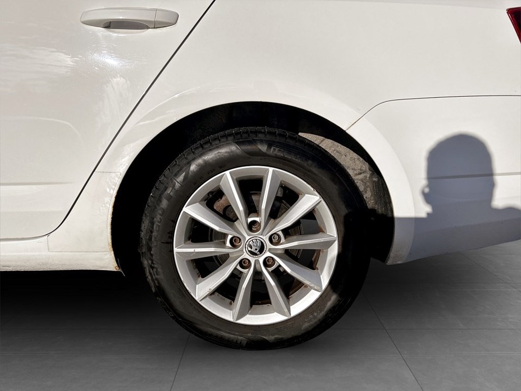 Bild på Kombi Ambition 1.6 TDI 105hk Aut - NYSERVAD, DRAG