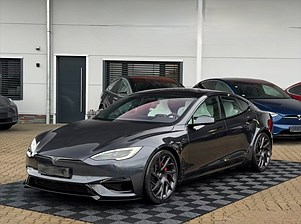 Tesla Model S Plaid Tri-Motor Facelift –16KM