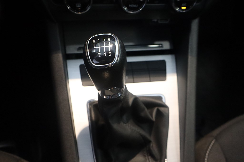 Bild på Ambition Kombi 1.0 TSI 115hk - DRAG,CARPLAY