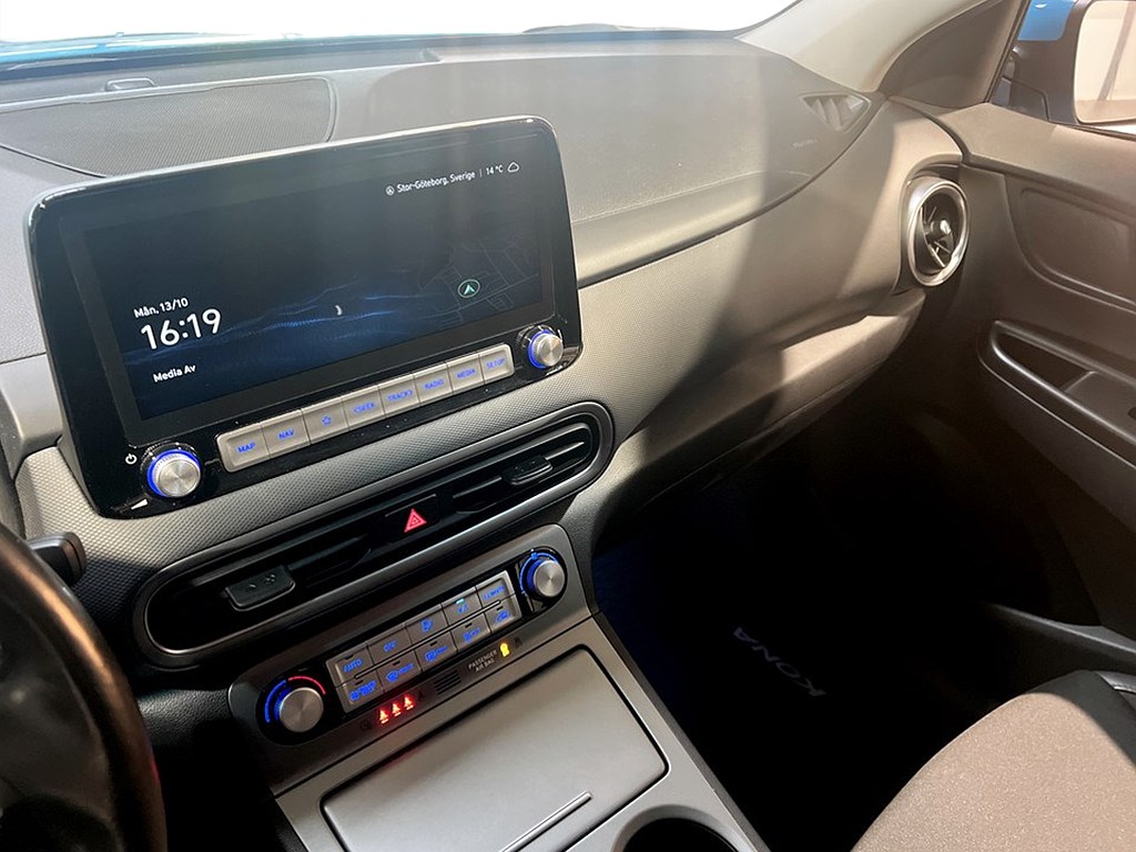 Bild på Essential 39.2 kWh 136hk Aut - B-KAMERA, CARPLAY