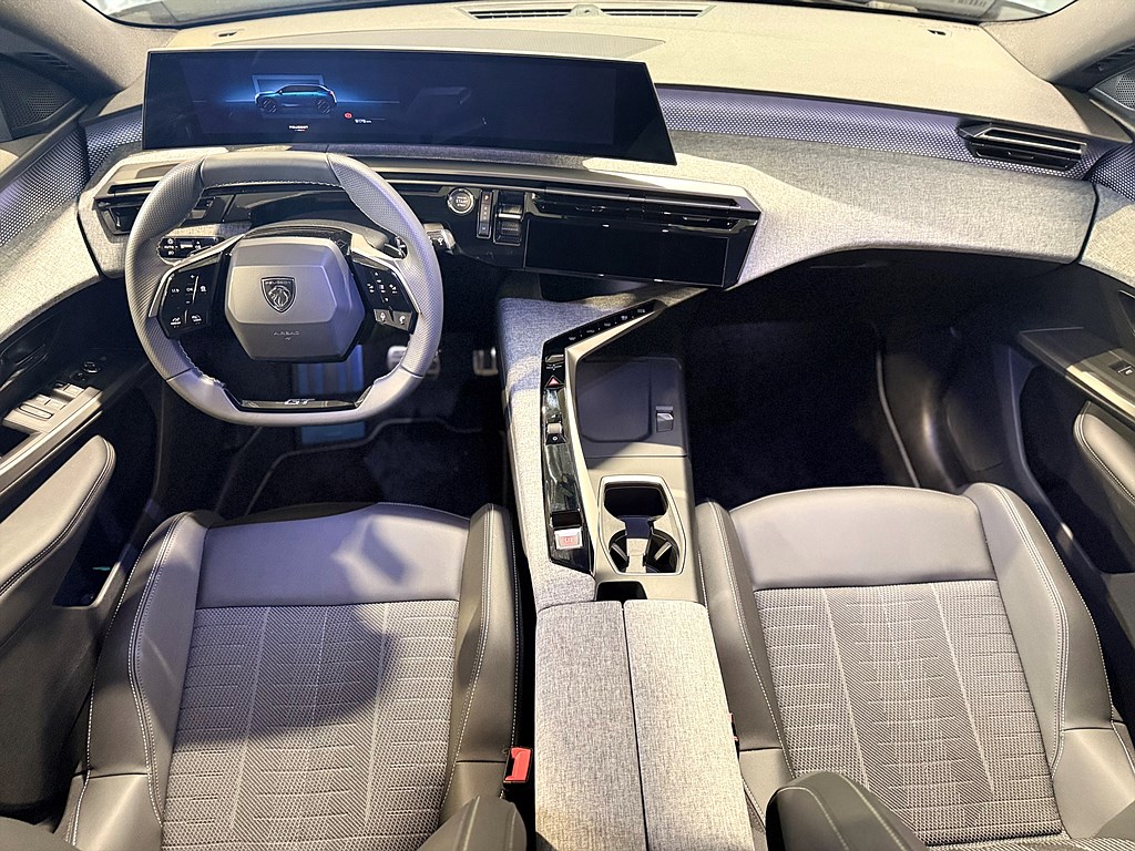 Bild på GT Hybrid 145hk Aut - 7-SITS, B-KAMERA, NAVI