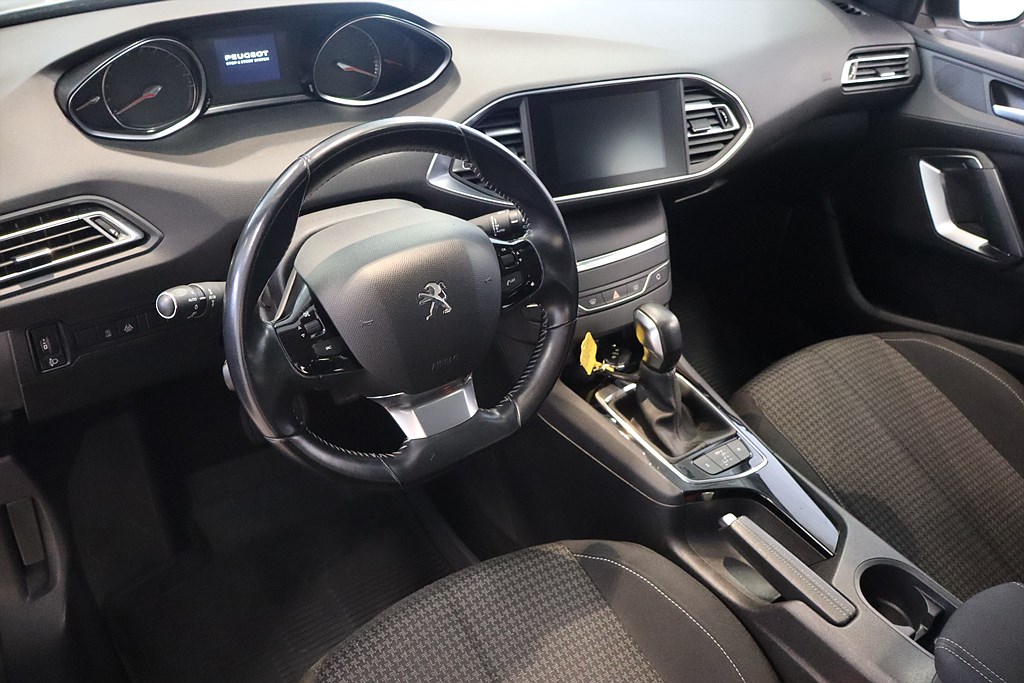 Bild på SW Active 1.2 PT 130hk Aut - CARPLAY,FARTHÅLLARE