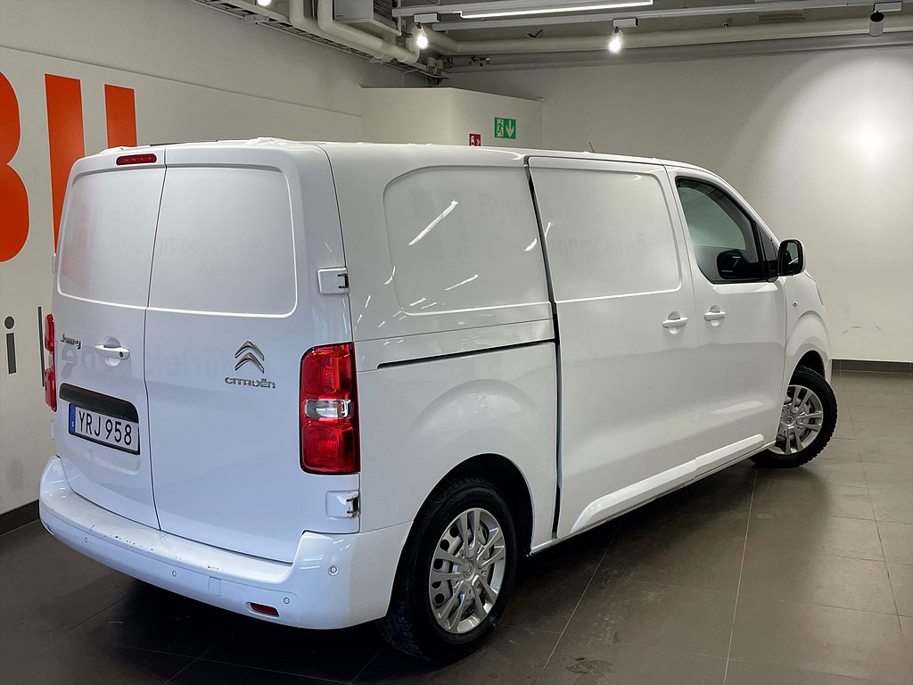 Bild på Business PRO+ 1.6 BHDi 115hk L2 - WEBASTO, B-KAMERA, KAMREM BYTT, NYSERVAD
