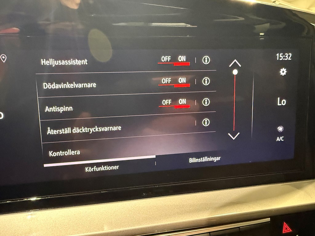 Bild på Ultimate 50kWh 136hk Aut - B-KAMERA, NAV, CARPLAY