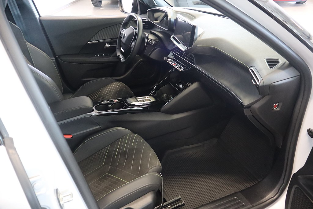 Bild på GT 1.2 PT 130hk Aut - B-KAMERA, CARPLAY
