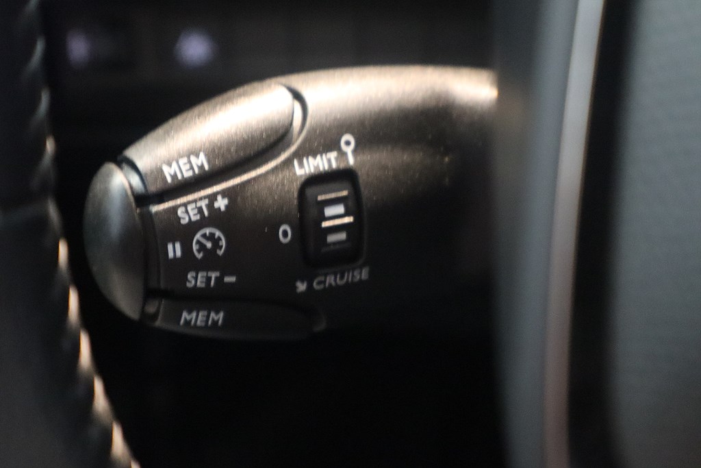 Bild på Active Pack 1.2 PT 75hk -  CARPLAY