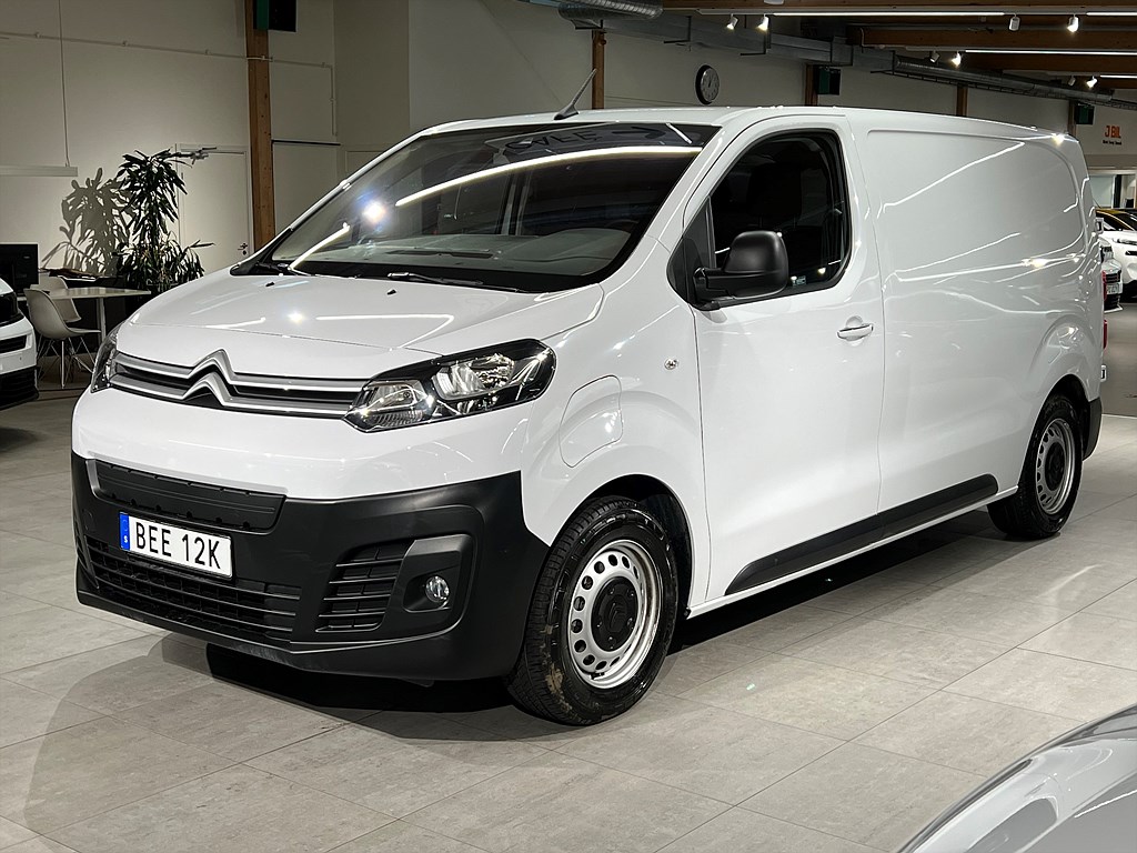 Bild på Business Premium 75kWh 136hk Aut L2 - KEYLESS,NAV,DRAG