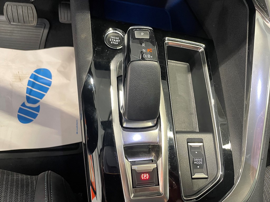 Bild på Allure Hybrid4 300hk Aut AWD - B-KAMERA, NAVI, CARPLAY