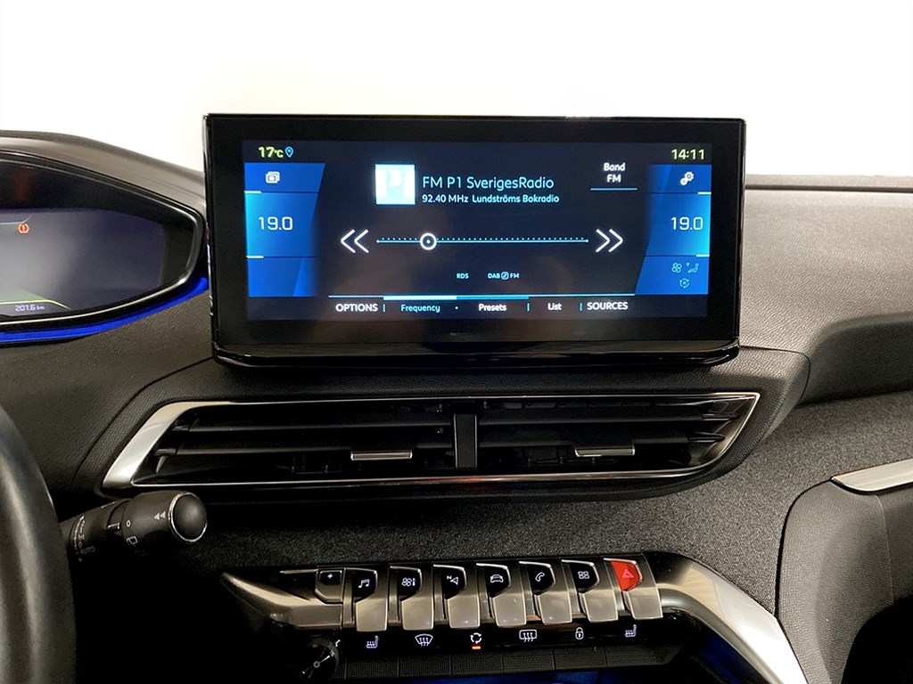 Bild på Allure Pack Hybrid4 300hk Aut 4WD - B-KAMERA, PANO