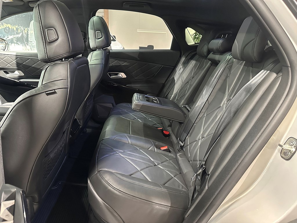 Bild på Rivoli Exclusive E-Tense 300hk Aut AWD - PANO, FOCAL, MASSAGE