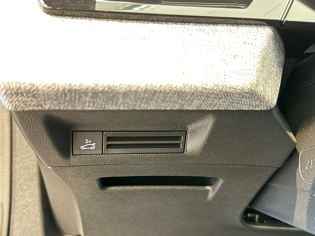 Bild på GT Hybrid 145hk Aut - B-KAMERA, CARPLAY
