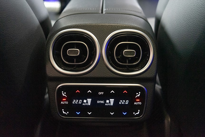 Mercedes-Benz C 300 e AMG Premium Plus paket 313hk